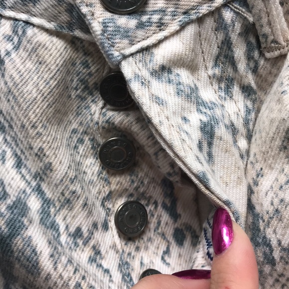 Grlfriend Karolina snake print button fly jeans - Picture 7 of 7